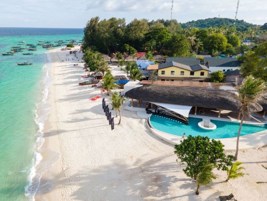 Irene Resort Koh Lipe à Ko Lipe:  Areal View | Beach