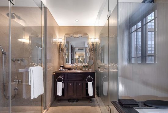 The Yangtze Boutique Shanghai:  Art Deco | Bathroom