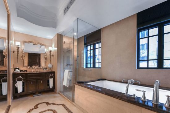 The Yangtze Boutique Shanghai:  Shanghai Grand | Bathroom