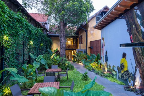The Postcard Mandalay Hall in Kochi: Courtyard