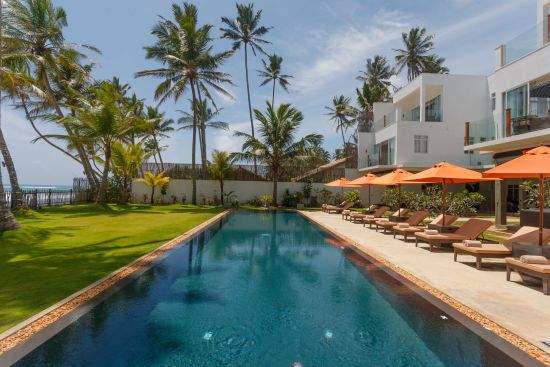 KK Beach à Koggala:  Pool & Garden