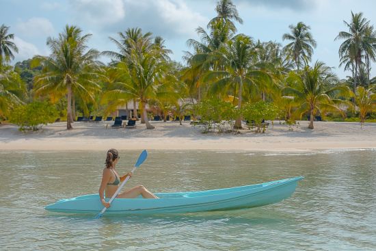 Tamu Koh Rong:  Kayaking