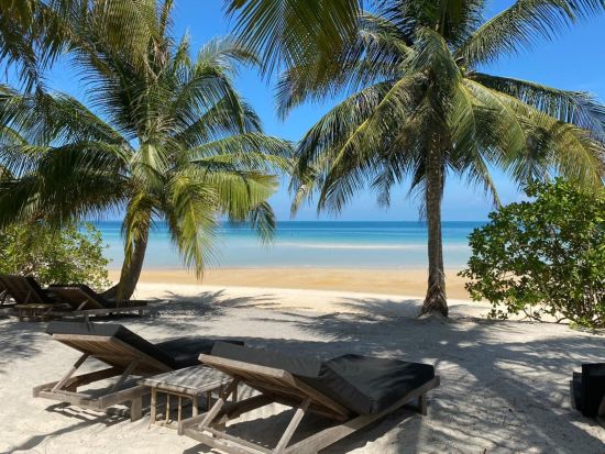 Tamu Koh Rong:  Beach sun lounger