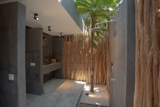 Tamu Koh Rong:  Jungle room | bathroom