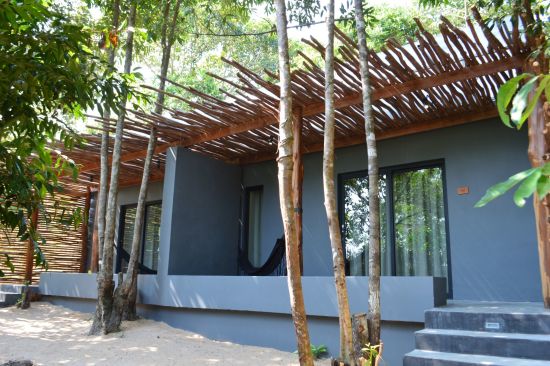 Tamu Koh Rong:  Jungle room | terrace