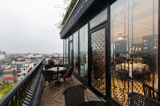 La Siesta Premium Hang Be à Hanoi:  Cloud Nine Restaurant