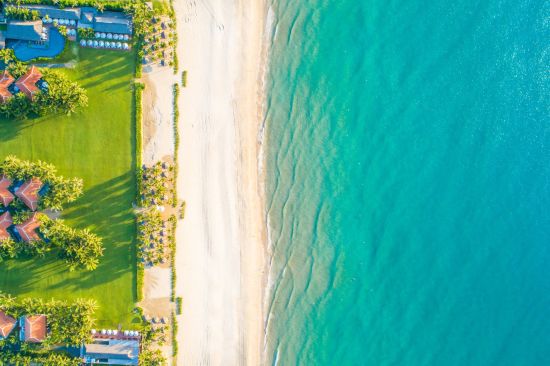The Anam Cam Ranh à Nha Trang:  Beach and Ocean