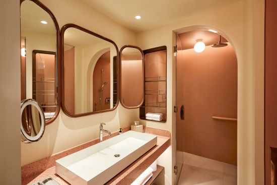 The Standard, Bangkok Mahanakhon:  Standard Prince | Bathroom