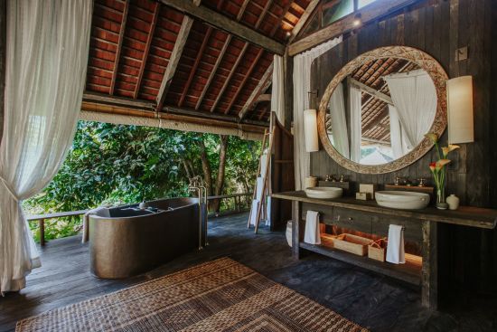 Buahan, a Banyan Tree Escape à Ubud:  Rainforest Pool Bale | Bathroom area