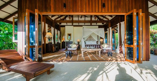 Koh Jum Beach Villas à Ko Jum:  3-Bedroom Beachfront | Baan Raj | Master Bedroom
