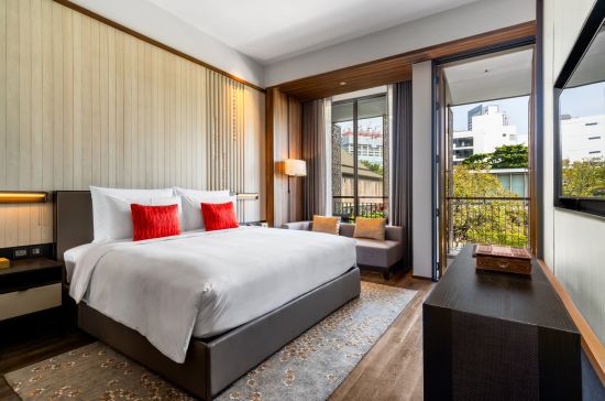 Villa Deva Resort & Hotel in Bangkok:  Deluxe Pool View