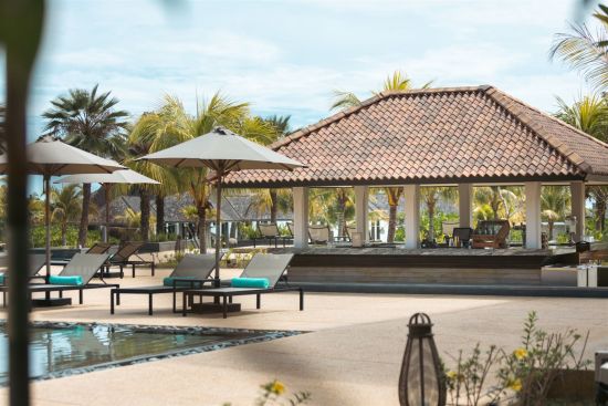 Anantara Desaru Coast Resort & Villas:  Lagoon Pool and Bar 