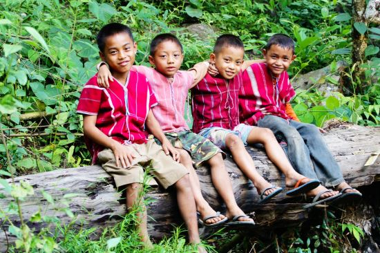 Das Goldene Dreieck ab Chiang Mai: Northern Thailand: boys having fun