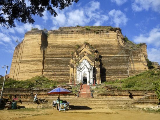Flusskreuzfahrt auf der «Sanctuary Ananda» Mandalay-Bagan: Mandalay Mingun Paya