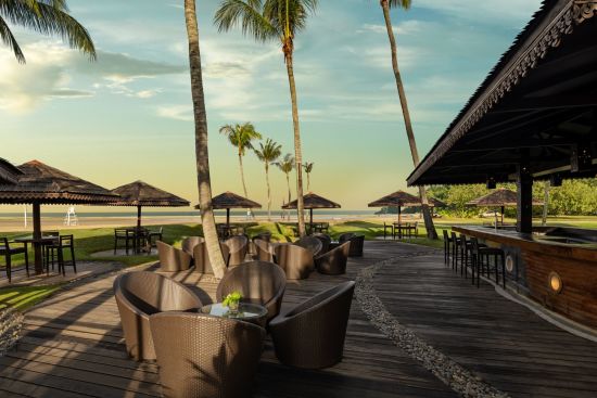 Shangri-La Rasa Ria in Kota Kinabalu:  Bar | Sampan Bar