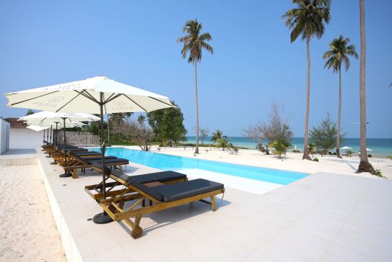 Anaya Koh Rong:  Pool