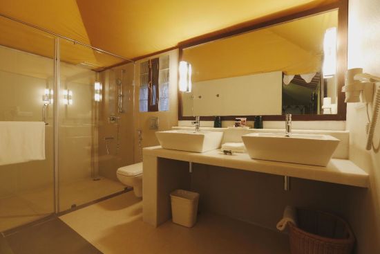 The Ajit Bhawan à Jodhpur:  Luxury Tent | Bathroom