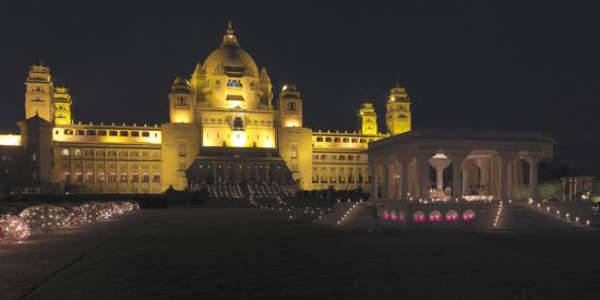 Umaid Bhawan Palace in Jodhpur:  Celebration Table - Baradari Dining