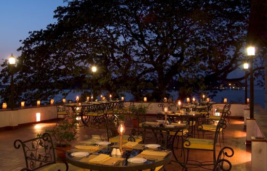 Brunton Boatyard à Kochi:  Terrace Grill