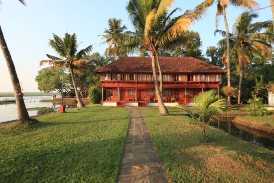 Coconut Lagoon à Kumarakom: Coconut Lagoon Resort: Garden