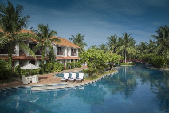 Radisson Blu Resort, Temple Bay Mamallapuram in Mahabalipuram:  Main Pool