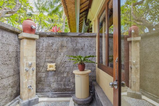 Puri Bagus Lovina in Nordbali:  Duplex Suite with Plunge Pool | Outdoor Shower