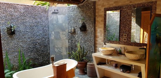 Puri Dajuma à Nord de Bali:  Deluxe Cottage Garden View | VIP Cottage Ocean View | Bathroom