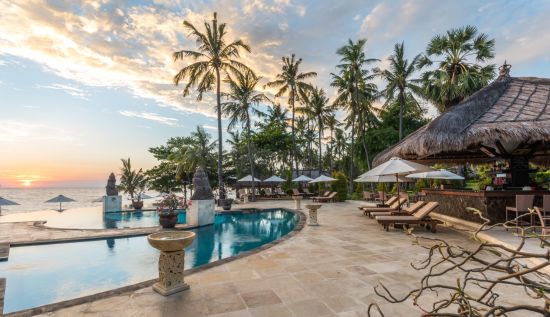 Siddhartha Oceanfront Resort & Spa in Ostbali:  Pool