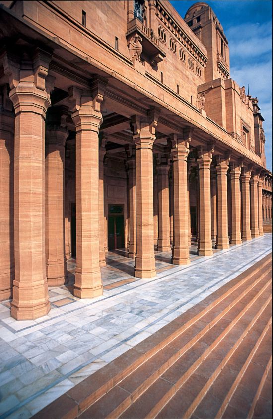 Umaid Bhawan Palace in Jodhpur:  Exterior