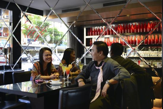 Horizon à Kota Kinabalu:  Deco Bar Area