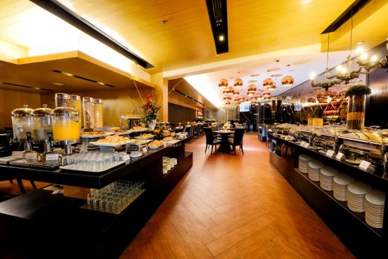 Horizon à Kota Kinabalu:  Restaurant | Deco Cafe & Grill
