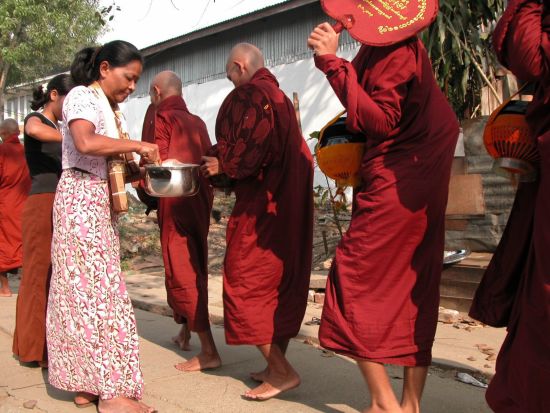 Good Morning Yangon: Alms Giving 002