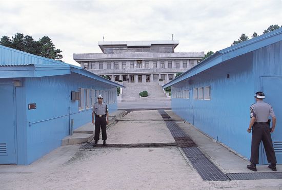 Panmunjom à Séoul: Panmunjom: demarcation line