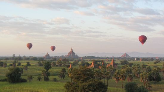 Tour en montgolfière au-dessus de Bagan: Balloons over Bagan 11