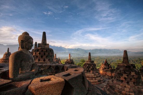 Sonnenaufgang beim Borobudur Tempel in Yogyakarta: Yogyakarta Borobudur