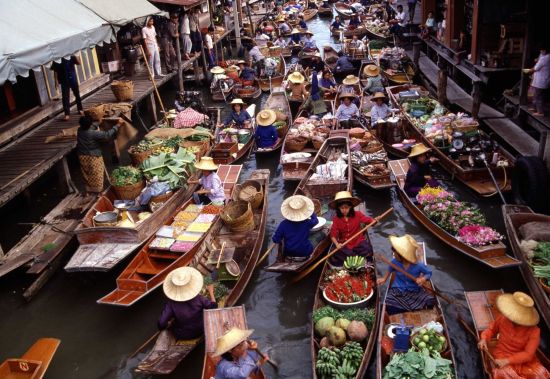 Railway- & Schwimmender Markt mit typischem Dorfleben in Bangkok: Bangkok: Damnoen Saduak Floating Market
