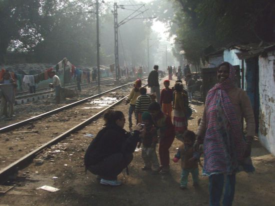 Unterwegs mit einstigen Strassenkindern in Delhi: Salaam Baalak