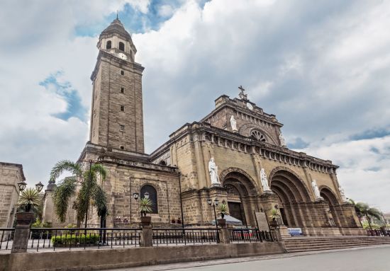 Bamboo Bike Tour altes Manila: Manila Cathedral at Intramuros