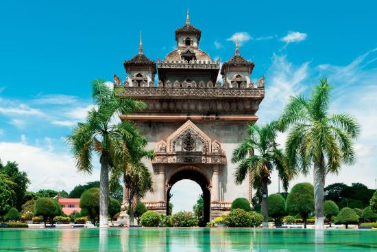 Vientiane im Tuk Tuk erkunden: Vientiane: Patuxai