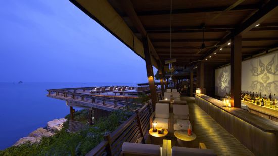 Six Senses Samui à Ko Samui:  Dining on the Rocks Bar