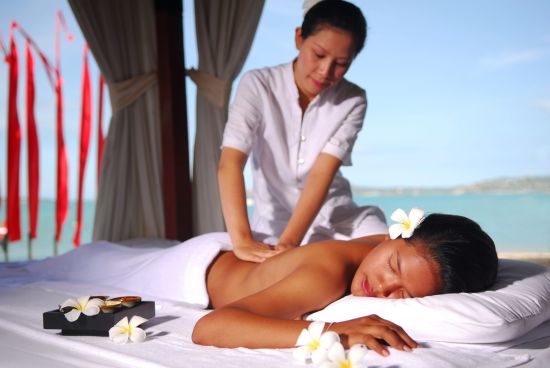 Zazen Boutique Resort & Spa in Ko Samui:  Treatment on the Beach