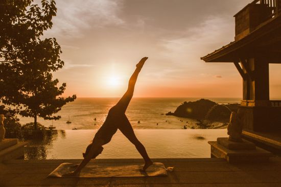Pimalai Resort & Spa à Ko Lanta:  Yoga at sunset