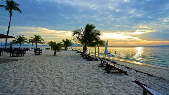 Sivalai Beach Resort in Ko Mook:  Beach Bar Area
