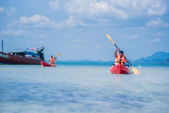 Sivalai Beach Resort in Ko Mook:  Kayaking