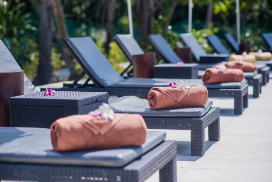 Sivalai Beach Resort in Ko Mook:  Sunbeds at the pool