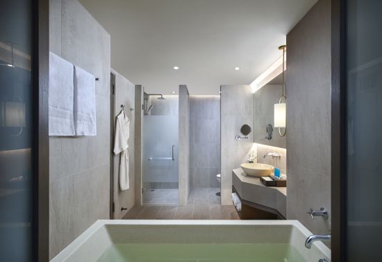 Amari Vogue Krabi:  Deluxe | Bathroom