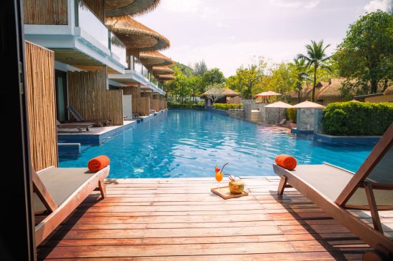 Tup Kaek Sunset Beach Resort in Krabi:  Deluxe Pool Access