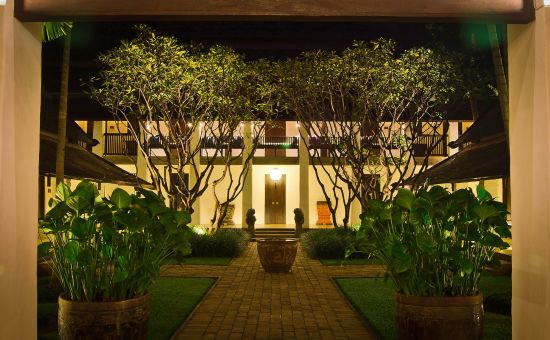 Rachamankha à Chiang Mai:  Guest Courtyard Night