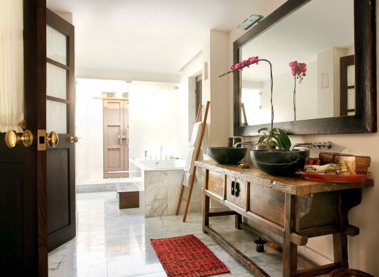 Tamarind Village in Chiang Mai:  Spa Suite | Bathroom