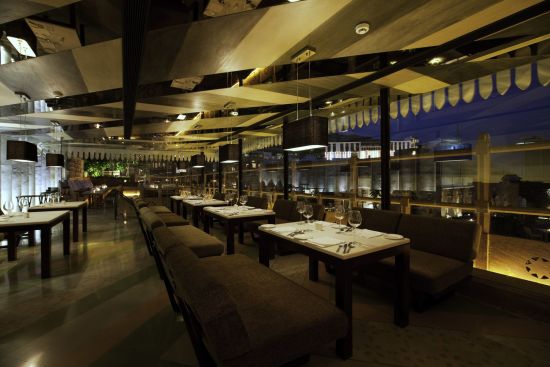 RAAS à Jodhpur:  Darikhana Restaurant Indoor
